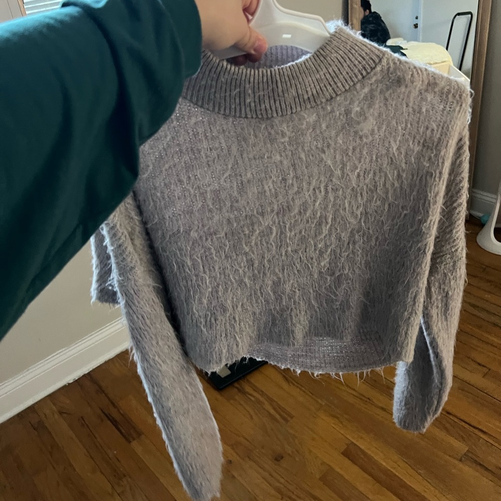 Elegant cropped shirt